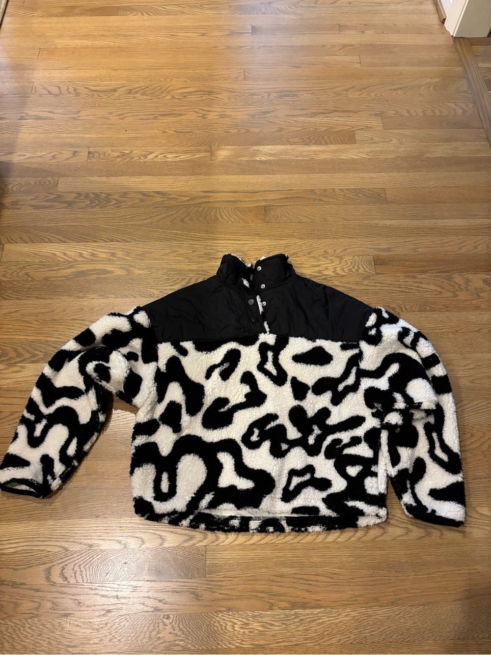 Grayson Threads Black & White Abstract Sherpa Pullover